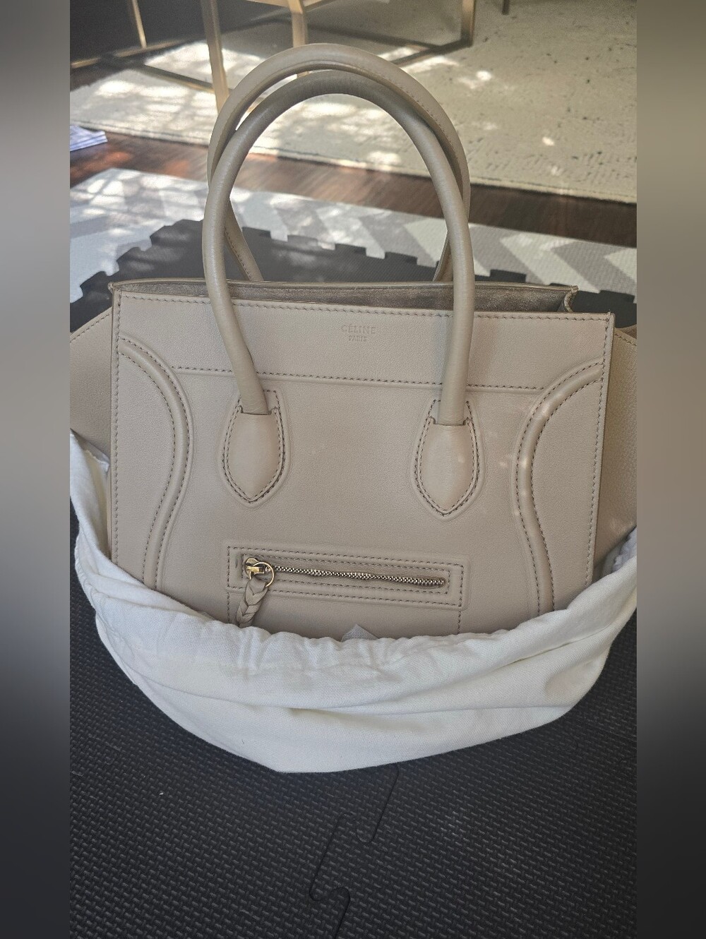 🌟CELINE Phantom Leather Handbag - Authentic - Picture 16 of 16